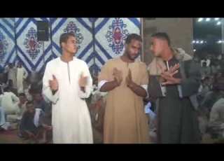 اللي عايزني يجيني