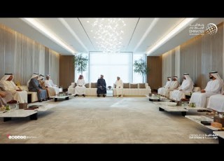  رئيس الدولة يزور حاكم عجمان