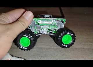 Unboxing 2025 Spin Master Monster Jam 1 64 Scale Avenger 25th Anniversary