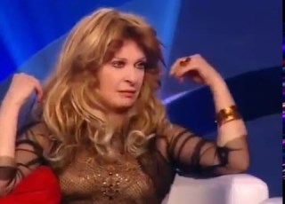 نيللي في برنامج عقد النجوم