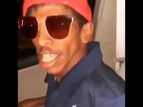 تقليد صوت الناقة بطريقة مضحكة