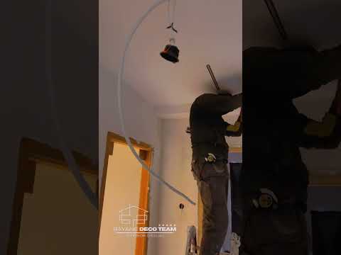 تمرير أسلاك الكهرباء في السقف