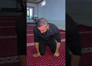 لن اعطيك بنتي الا ان تصلي اربعين يوما ولكن تفاجى الشاب بعد أربعين يوما اشترك في قناه