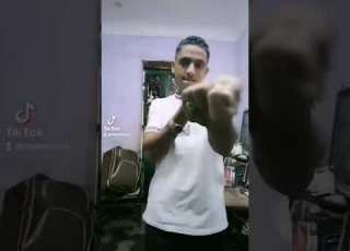 ادوني احه وسبولي مساحة وانا هضرب جامد مش براحه Mooota