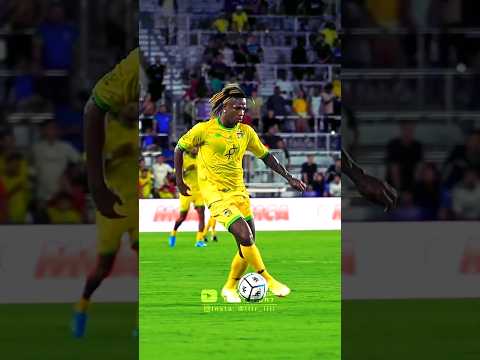 شاهد لقطة مهارة فينيسيوس مع فريق رونالدينيو رونالدينيهو انصدم مهارات فينيسيوس 2023 4K Ronaldo