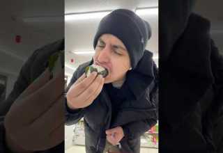 تجربة سناكات عشوائية في اليابان