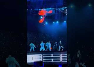 ات فرقة BTS الآسرة في أغنية 2 0 Bts Arirang Btsmember Concert