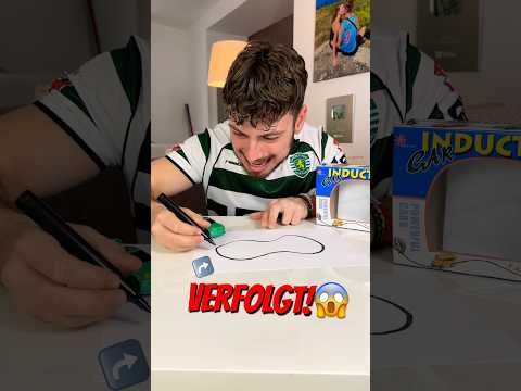 Das Auto VERFOLGT Die Linie WIRKLICH