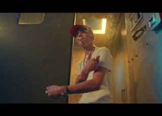  SALIÓ DE NOCHE Video Oficial CRIS MJ X AKA 420 X STARS MUSIC CHILE