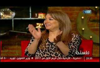 نفسنة المطربة إيناس عزالدين تغنى ليلة إمبارح مجاليش نوم