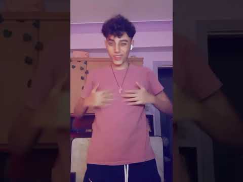 قومت داخل وسطهم خدت واحد منهم