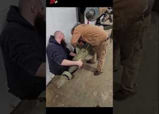  كيف تصنع قنابل الطائرات هل رأيت مكونات قنابل الطائرات من قبل News Military Shorts