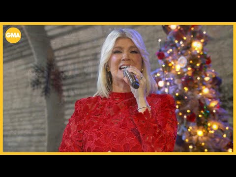 Natalie Grant Performs Hark The Herald Angels Sing