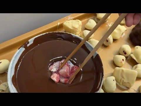 تزوجت ولدعمي الغيوور وحبسنى بالبيت وعد بني بسبب هالشي