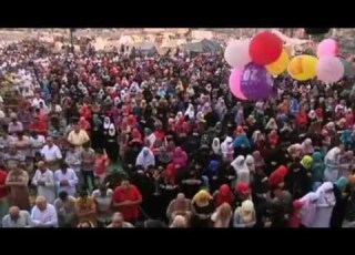  Egyptians Celebrate Eid In Tense Atmosphere