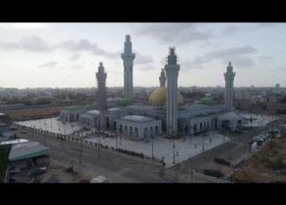 شاهد مآذن عملاقة وقبة ذهبية داكار صارت تملك أكبر مسجد في إفريقيا الغربية