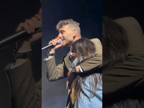 الشامي مع معجبة خلال اداء اغنية دكتور الشامي لايك اشتراك بالقناه ليصلك كل جديد اكسبلور بتهون