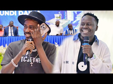 Vituko Vya Ndaro Na Tx Dullah Mbele Ya Mkuu Wa Mkoa Wa Iringa Kheri James Na Mafundi Ujenzi