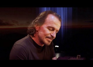 Yanni A Walk In The Rain