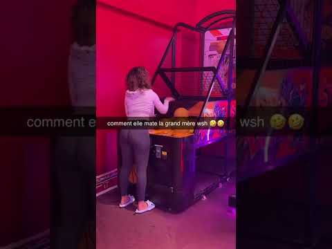 Personne N A Compris Pourquoi Elle Me Fixait Comme ça