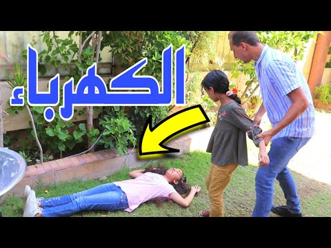 بنت صغيره تساعد امها فى بيع غزل البنات شوف حصل ايه