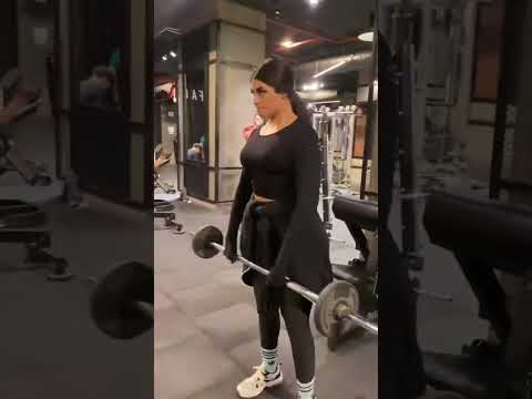 سواق وماشي عكس