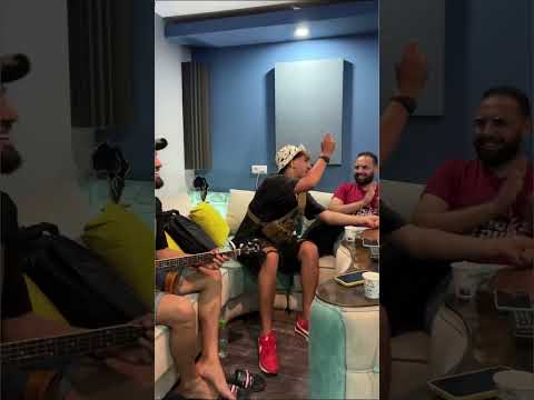 عنقني يا زين عنقني