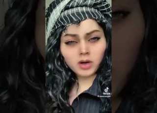 الفنانة الإيرانية فرزانة خورشيد