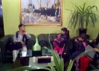 طيور الجنة في صالة كبار الشخصيات بمطار الخرطوم