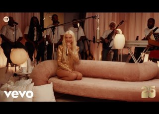 Christina Aguilera I Turn To You Live Spotify Anniversaries Version