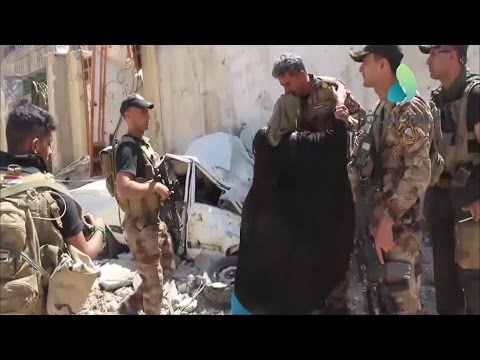 مكافحة الارهاب تستمر بتطهير احياء الرفاعي والربيع بأيمن الموصل وتخلي مئات العوائل