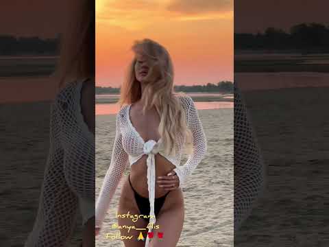 أجمل امرأة في العالم بدون ملابس داخلية