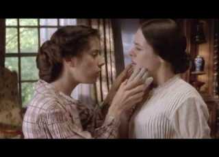 Fingersmith Maud Sue Tooth Scene Stfr