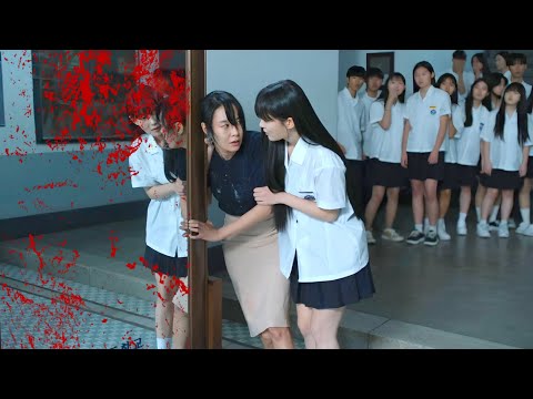 بنت جميله معلمتها بتتنمر عليها علشان فقيره ويتيمه متعرفش ان اللي بيجي علي سكتها بتنتقم منه بطريقتها