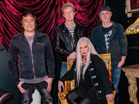 Spoons 1982 SMILING IN WINTER