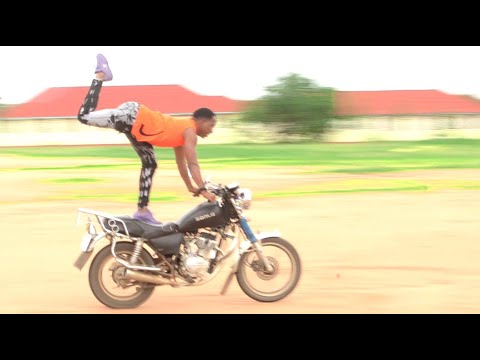 MAAJABU YA MWANAKWELA KATIKA PIKIPIKI