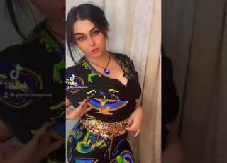 يا واخد قلبي وانت بعيد تعالي هنا قضي معايا العيد يوفا تيك توك مصري