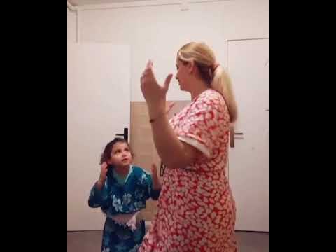 الام وبنتها في اجمل رقص شاوي
