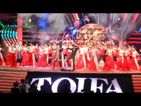 Shahrukh N Grini Jabra Fan In Arabic