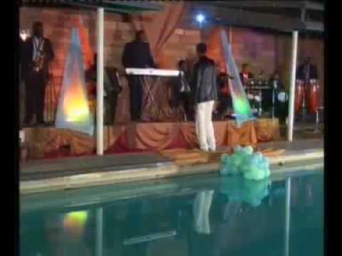 عصمت بكري شوف كم زمن