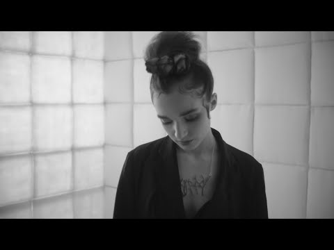 All The Things She Said Poppy