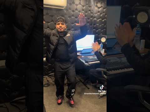 الشارع علمني اني مخفشي وني فنص الشارع امشي كريم كرستيانو