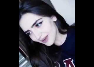  اجمل فتاه امريكيه تغني لصديقها رووووعه