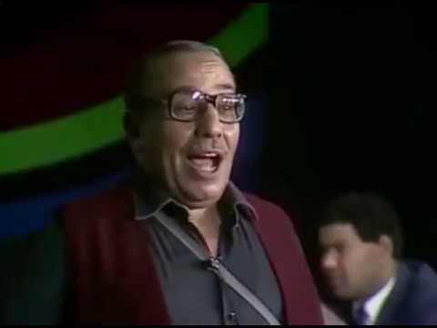 فؤاد المهندس أستاذ الكوميديا لما يتكلم عن الحب فؤاد المهندس أستاذ الكوميديا لما يتكلم عن الحب