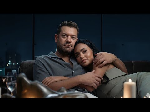 جوزها نسوانجى زهق منها فرحعت للاكس فرجعلها وعرض عليها يعيشوا متصاحبين وهما متجوزين السلم والتعبان