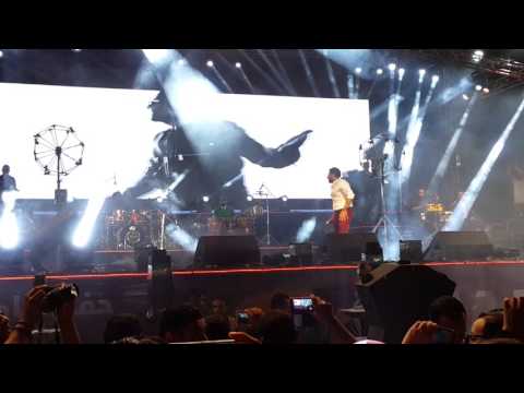 حماقي من جامعة الاهرام الكنديه اغنية عندك استني دقيقه حماقي من جامعة الاهرام الكنديه اغنية عندك استني دقيقه