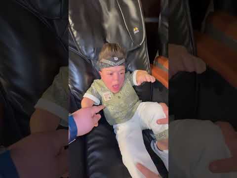 يحيى الزعبي أول مرة يجلس على كرسي مساج هههههه يحيى الزعبي