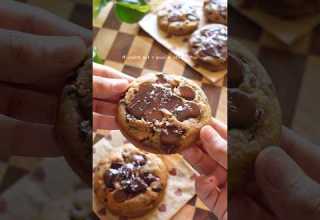 The Best Eggless Chocolate Chip Cookies