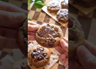 The Best Eggless Chocolate Chip Cookies