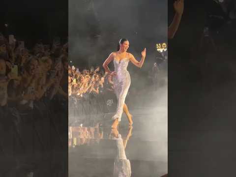 Kendall Jenner S Ramp Walk At LOreal Paris Fashion Show Under Eiffel Tower